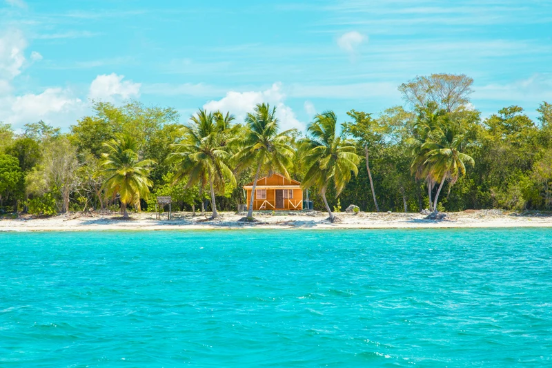 luxury villa vs hotel 5